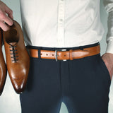 Light-toned leather belt for a sophisticated style