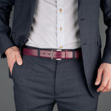 Plum-toned leather belt for an elegant and sophisticated style